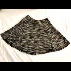H&M 😊 Black & White Skater short mini circle skirt